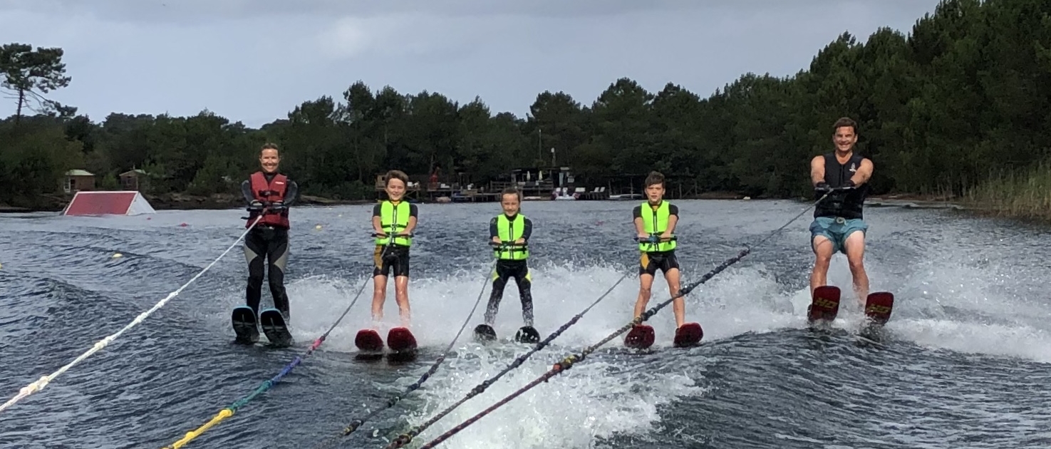 initiation ski nautique en famille